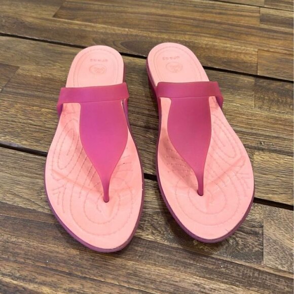 CROCS woman’s fushia/pink sandals. Size 10. Excellent condition. Rare style. - Picture 1 of 8